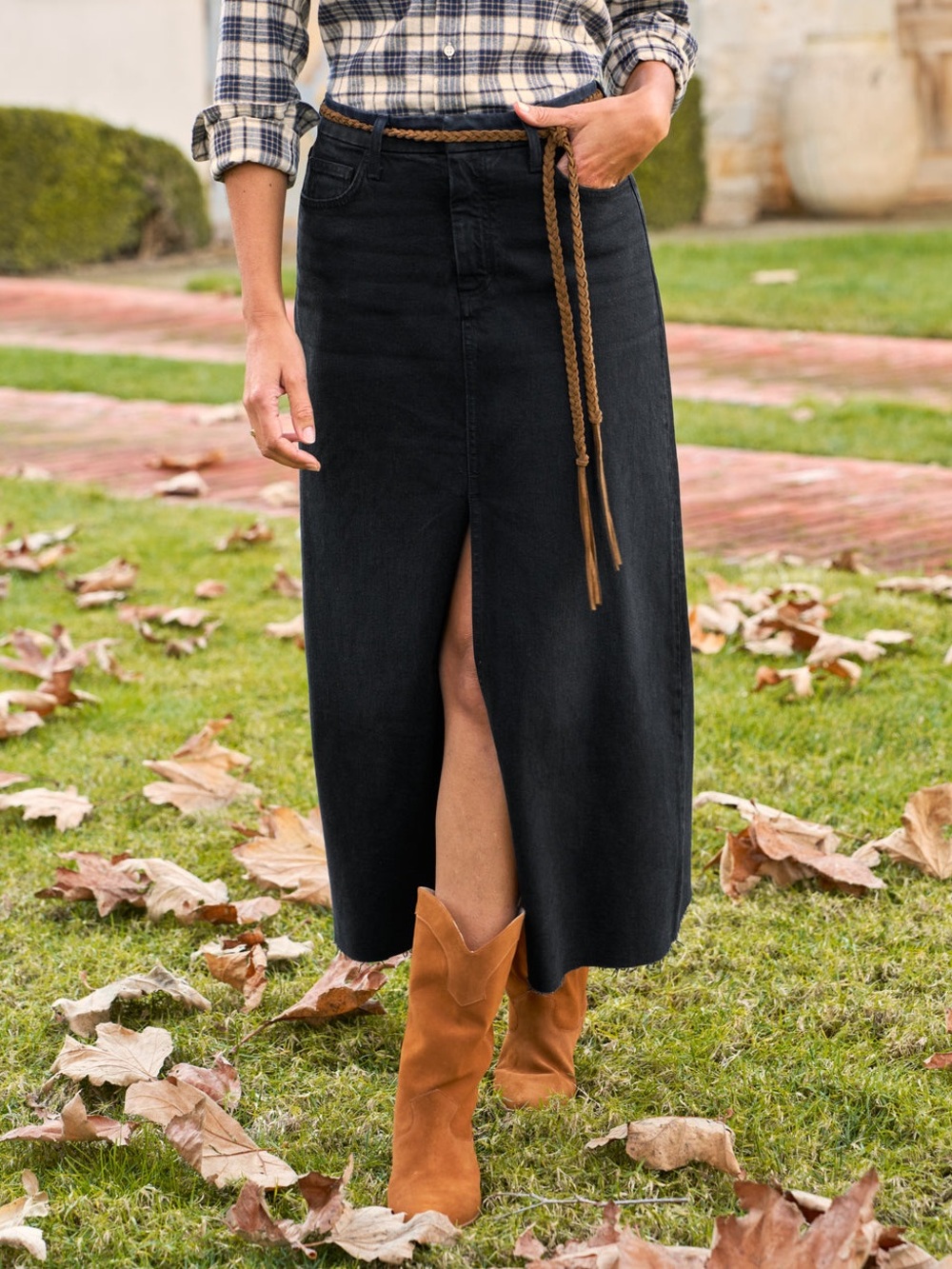 Frank & Eileen DONNYBROOK
Denim Maxi Skirt in Washed Black Size:26
